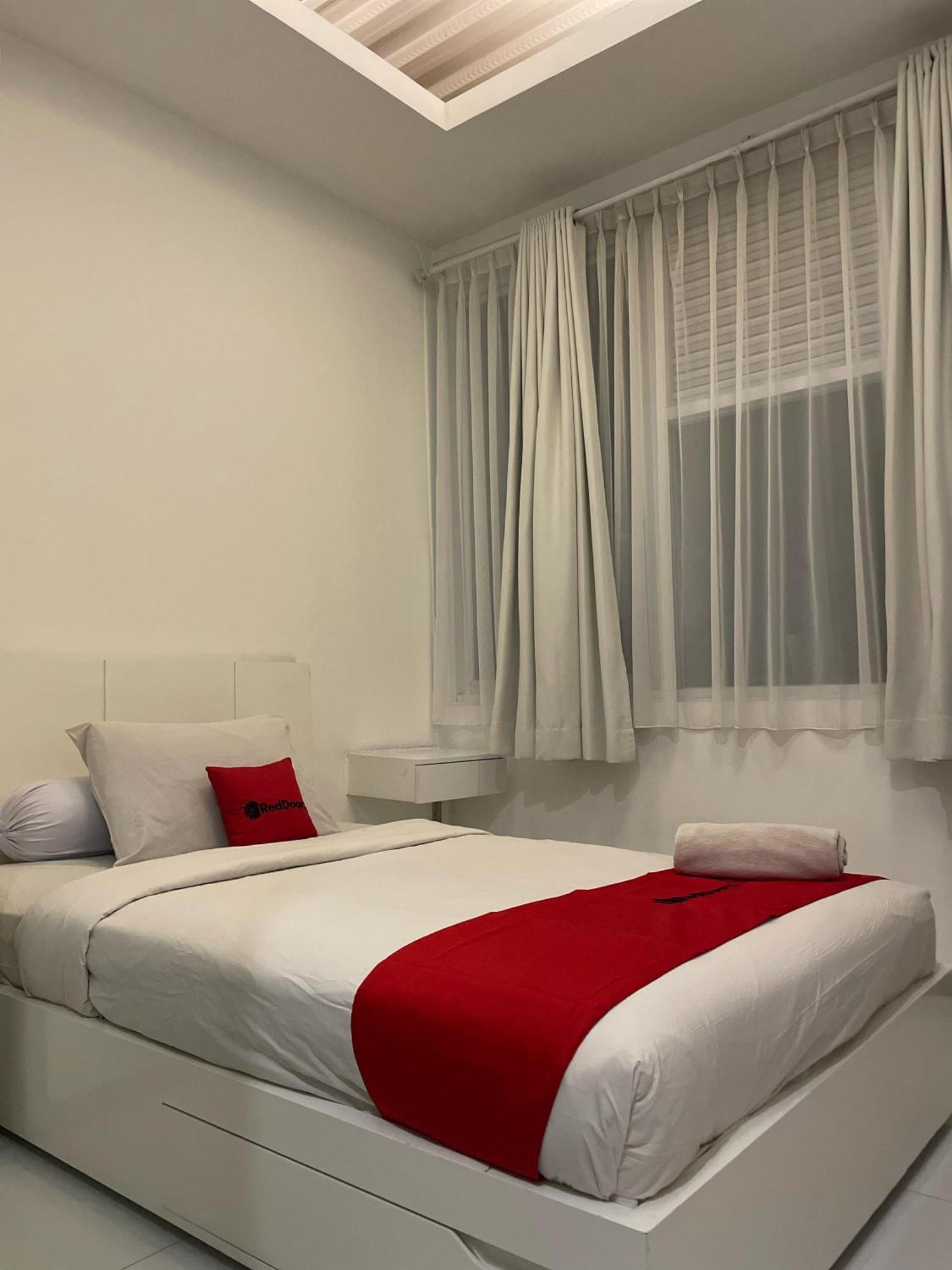 Reddoorz Plus Near Parahyangan University Bandung Luaran gambar