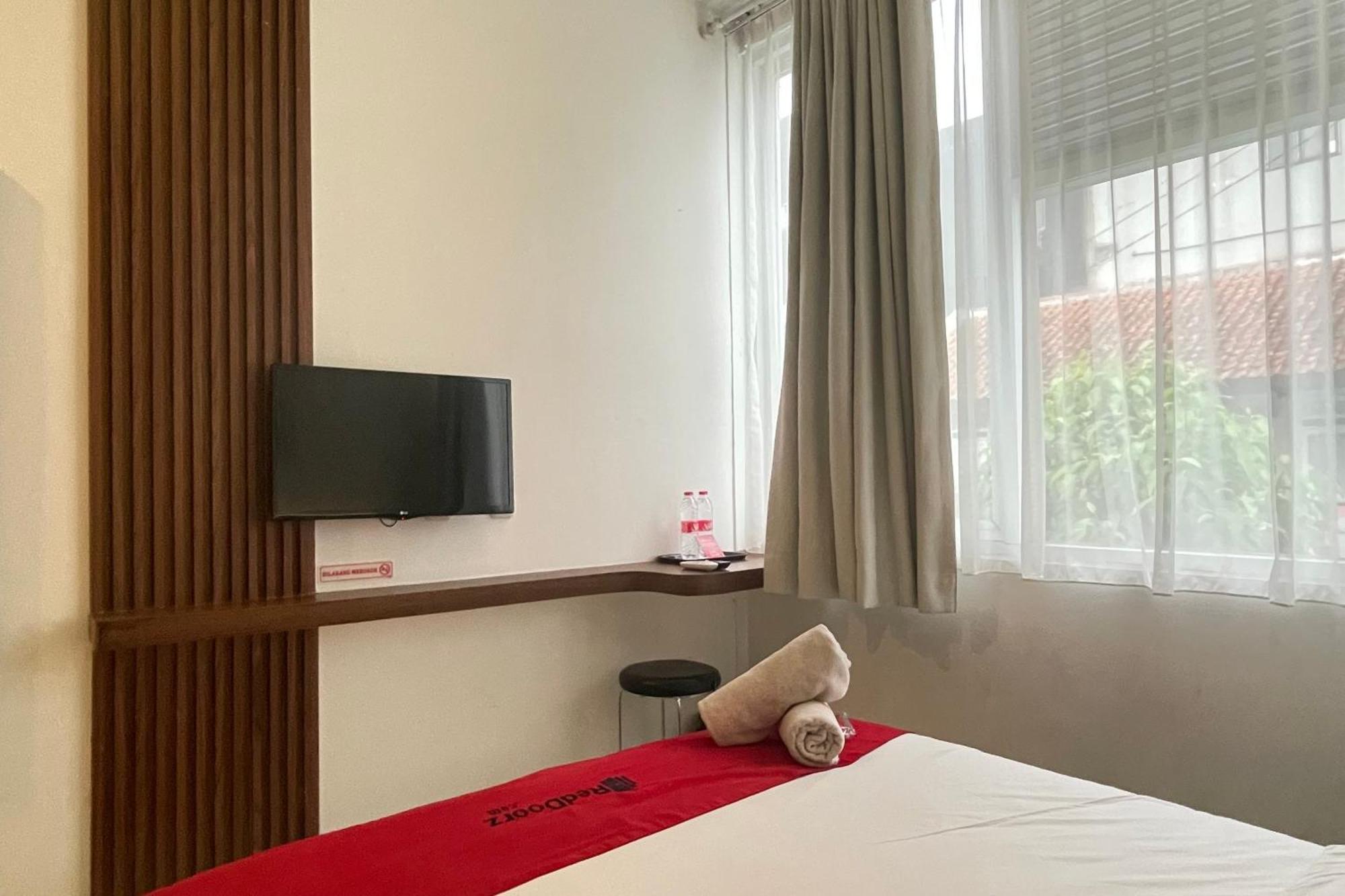 Reddoorz Plus Near Parahyangan University Bandung Luaran gambar