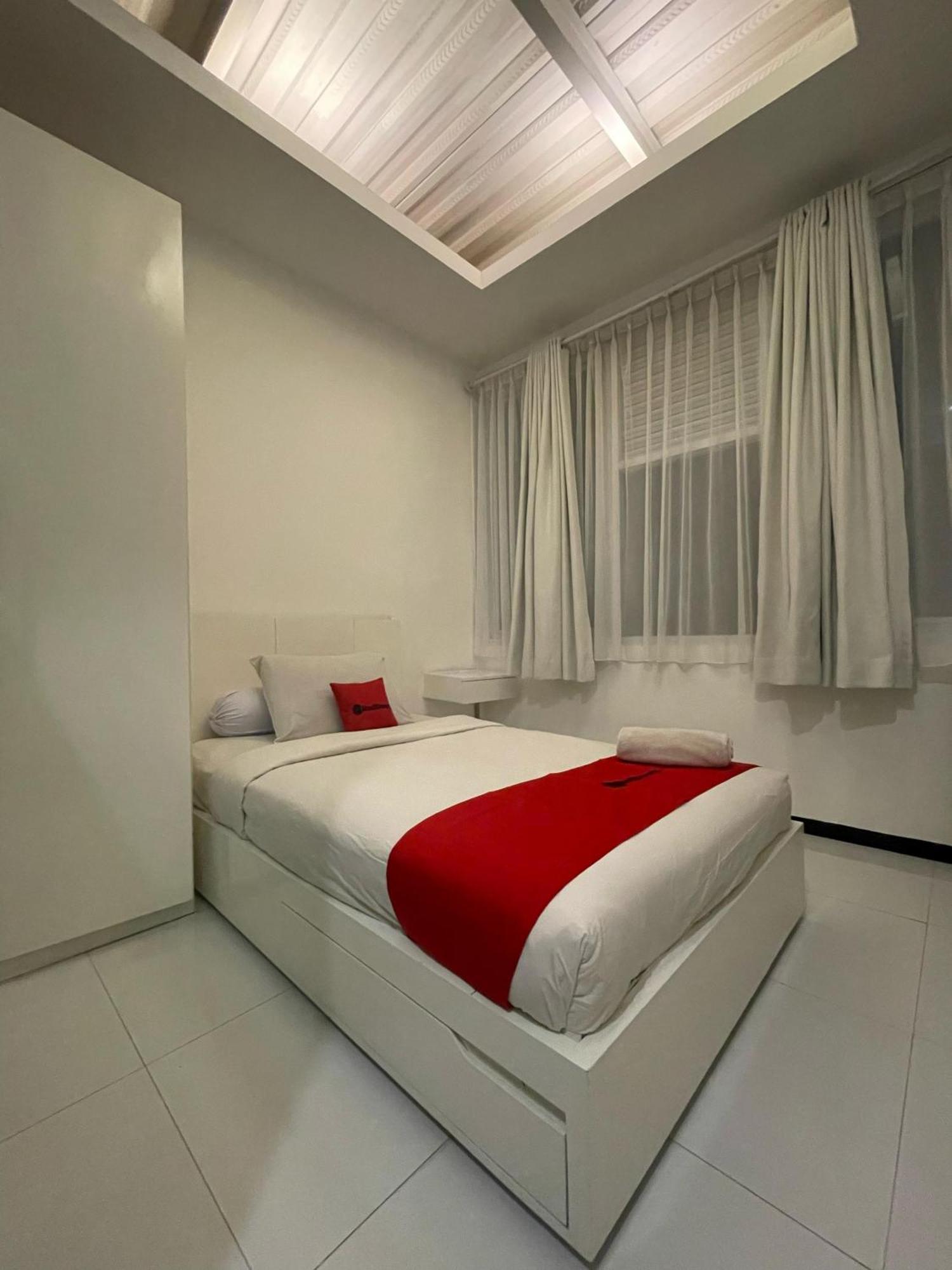 Reddoorz Plus Near Parahyangan University Bandung Luaran gambar
