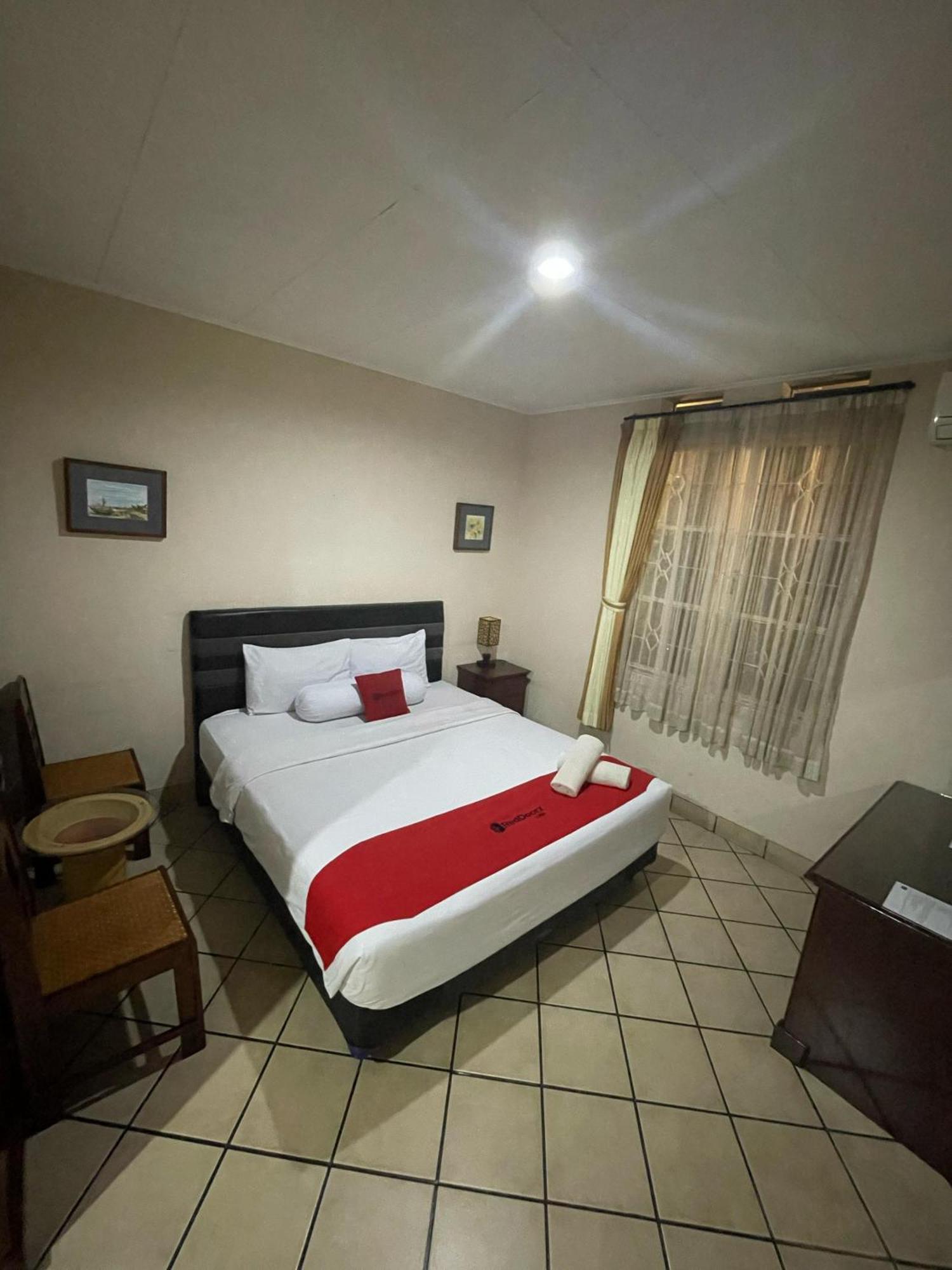 Reddoorz Plus Near Parahyangan University Bandung Luaran gambar