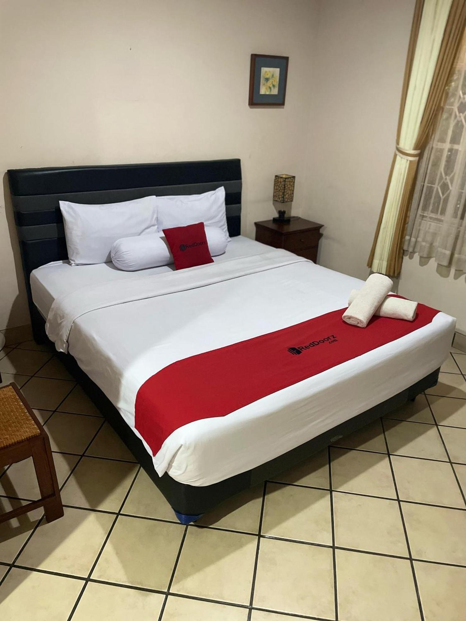 Reddoorz Plus Near Parahyangan University Bandung Luaran gambar
