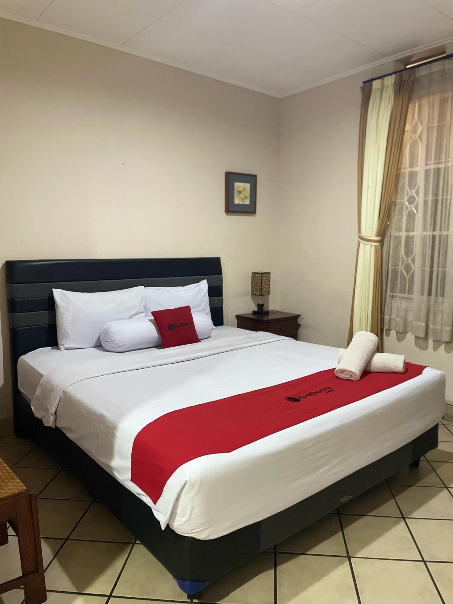 Reddoorz Plus Near Parahyangan University Bandung Luaran gambar