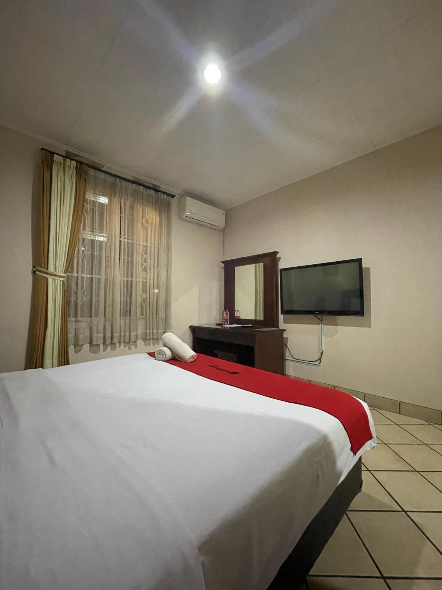 Reddoorz Plus Near Parahyangan University Bandung Luaran gambar